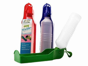 Pojemnik na wodę (butelka) dla zwierząt 0,5l; 26x6,5x6cm. . (5906245245471 )