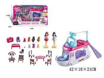 Łódź z lalkami i akcesoriami