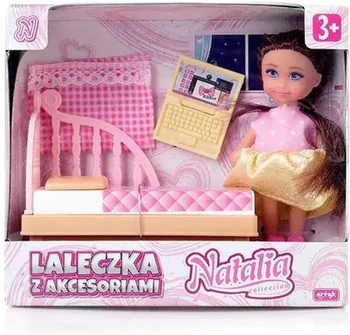 LALKA NATALIA Z SYPIALNIĄ Z AKCESORIAMI 11 CM